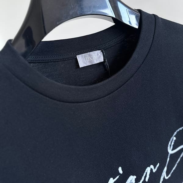 人気急上昇ディオール コピー 手書き風 1947 ロゴtシャツ dee55897